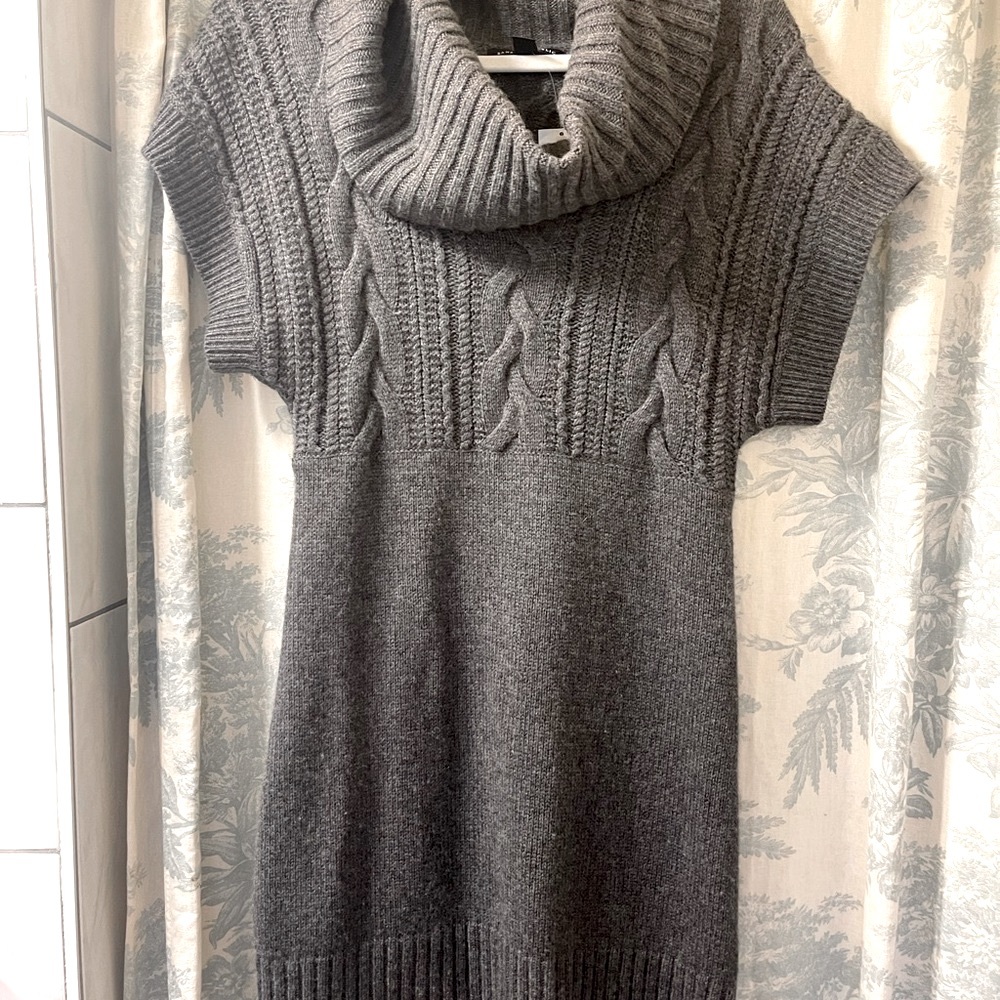 COPY - Banana Republic grey cable sweater dress. Size Small Brand new never bee…